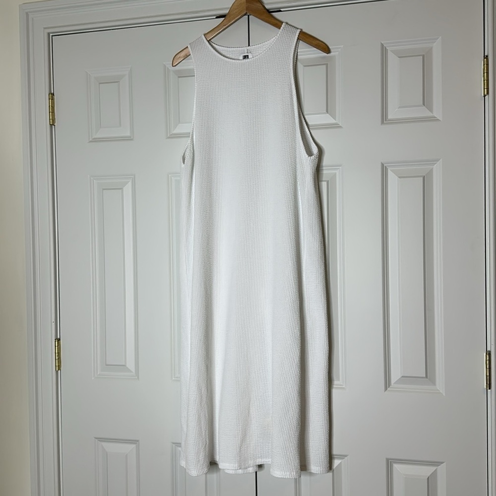 Lunya Organic Cotton Seersucker Midi Dress in white size Medium - Picture 3 of 8